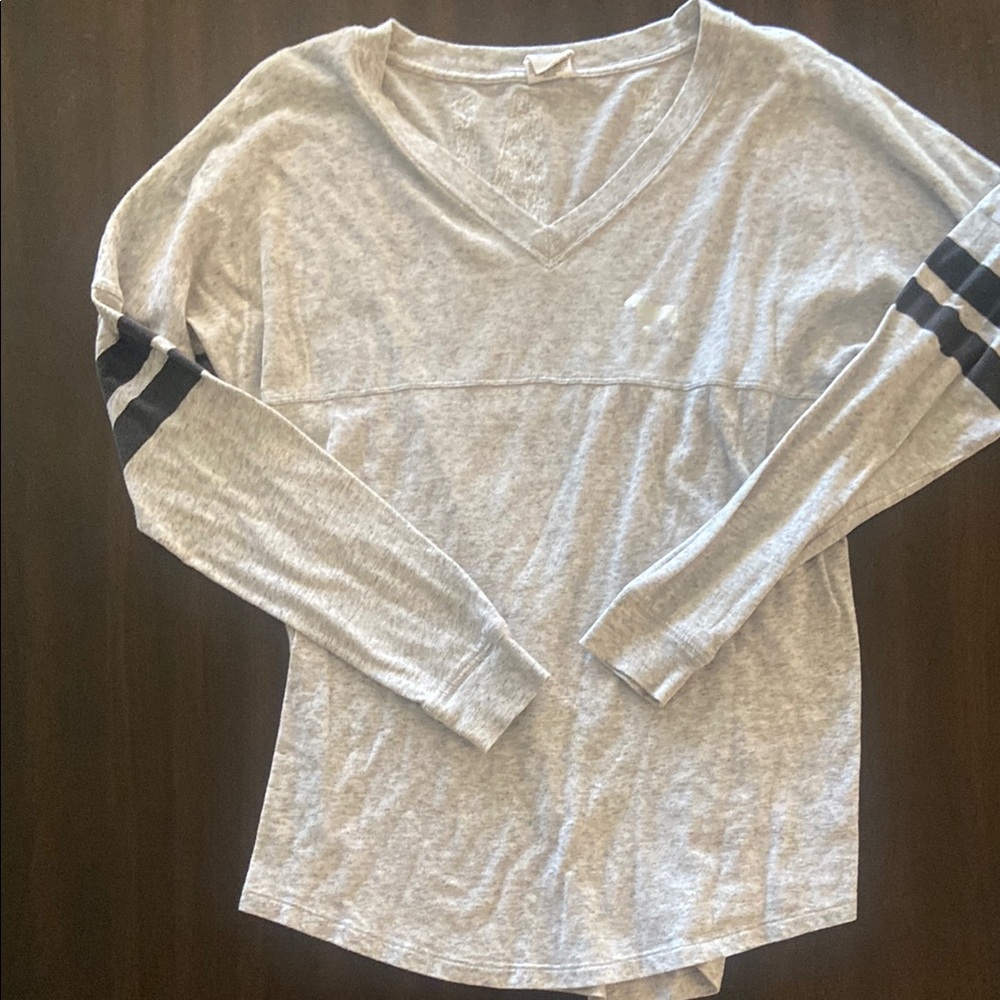 PINK Victoria's Secret Gray Long Sleeve Tee